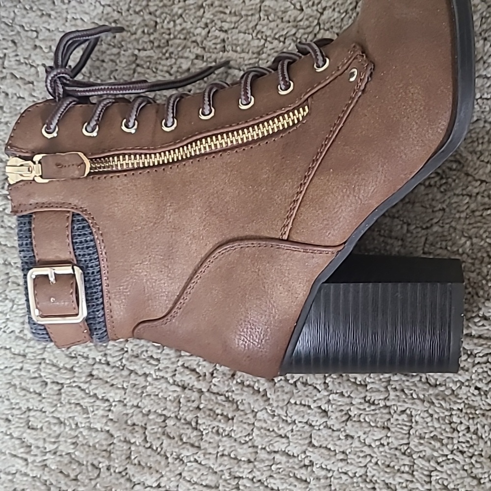 Call it Spring boots - Picture 7 of 9